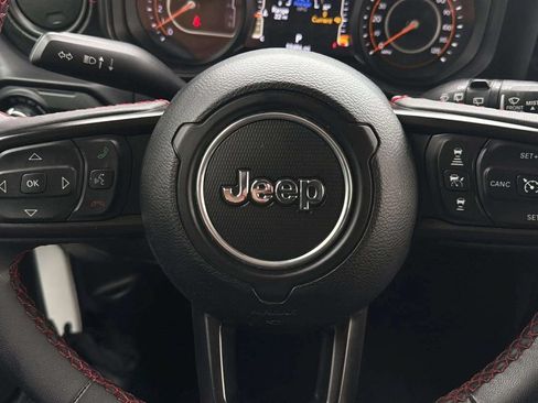 Used 2024 Jeep Wrangler Unlimited Rubicon AWD/4WD image 12