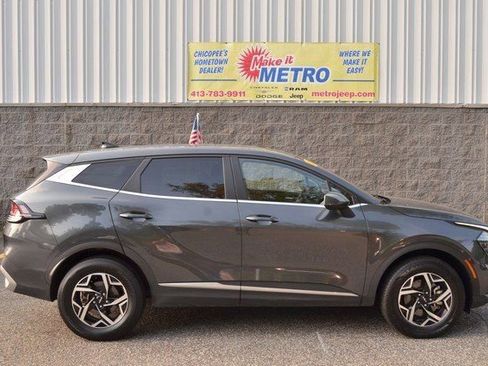 Used 2024 Kia Sportage LX image 1