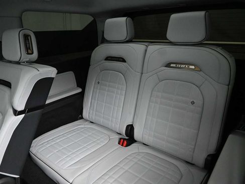 Used 2025 Rivian R1S Premium AWD/4WD image 16