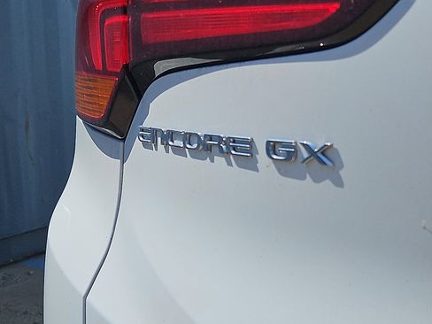 Certified 2024 Buick Encore GX Preferred FWD image 10