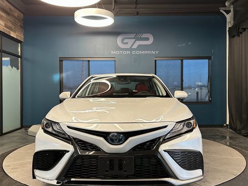 Used 2021 Toyota Camry XSE image 8