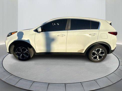 Used 2020 Kia Sportage LX image 9