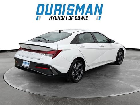 Certified 2025 Hyundai Elantra Sport image 6