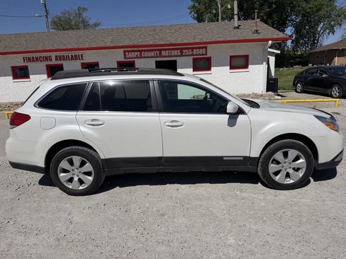 Used 2010 Subaru Outback 2.5i Premium AWD/4WD image 14