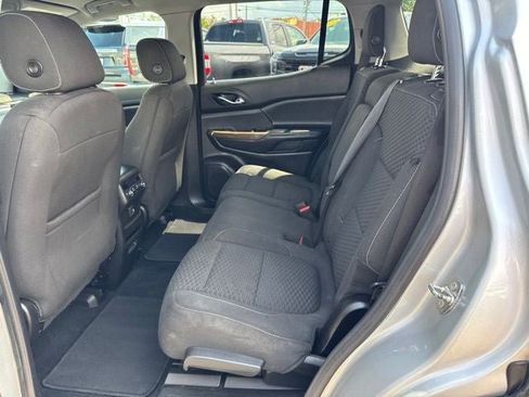 Used 2019 GMC Acadia SLE FWD image 18