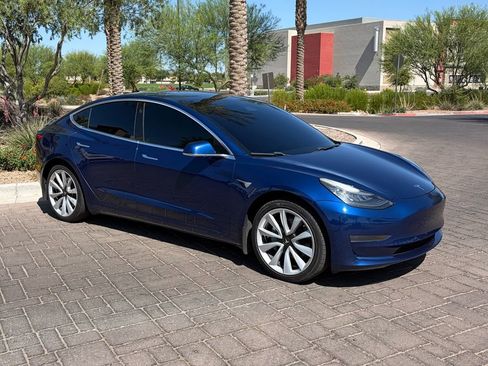 Used 2019 Tesla Model 3 Standard Range Plus RWD image 1