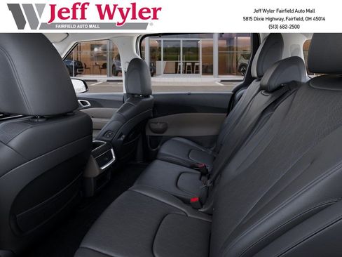 New 2026 Kia Carnival EX image 19