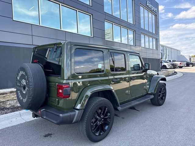 Used 2023 Jeep Wrangler Unlimited Sahara w/ Cold Weather Group AWD/4WD image 3