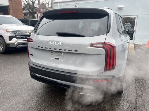 Used 2022 Kia Telluride EX w/ EX Premium Package image 5