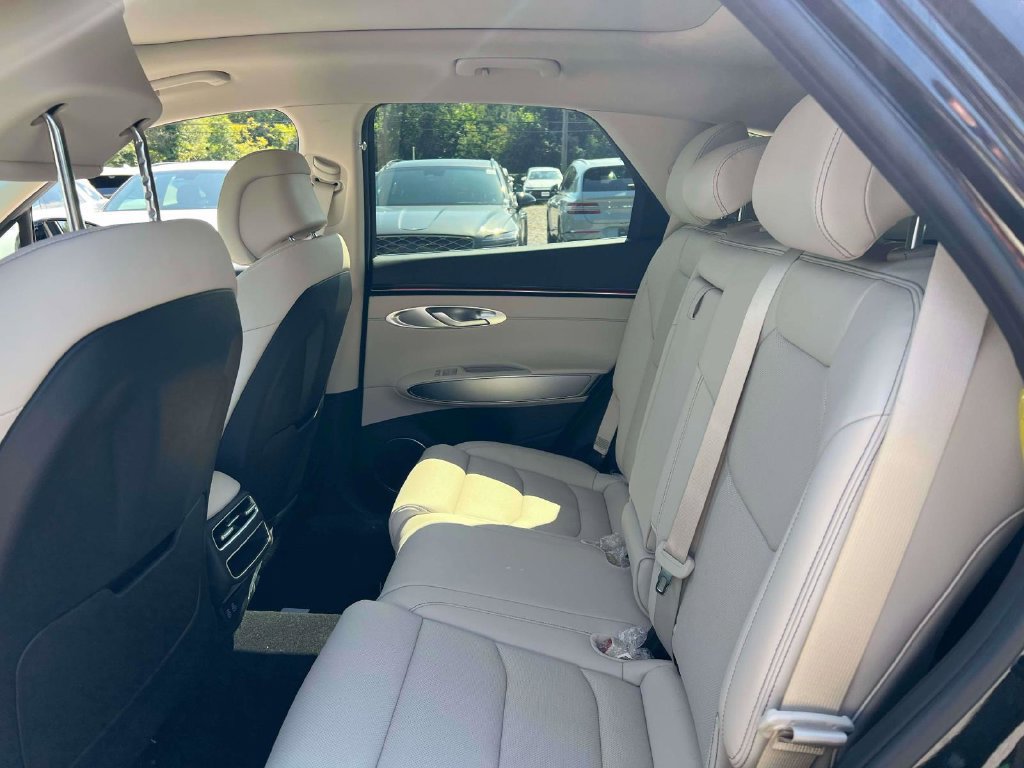 New 2027 Genesis GV70 2.5T Select AWD/4WD image 12