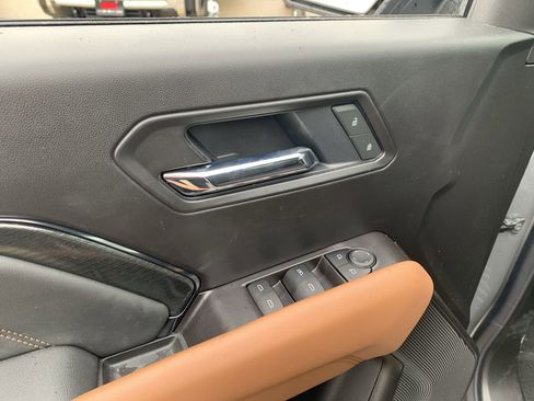 New 2025 GMC Canyon AT4 w/ Nightfall Edition image 30