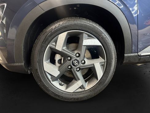 Certified 2023 Hyundai Venue Limited w/ Cargo Package image 12