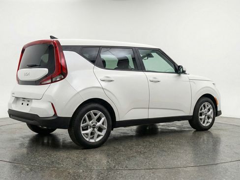 Used 2025 Kia Soul LX w/ LX Technology Package image 9