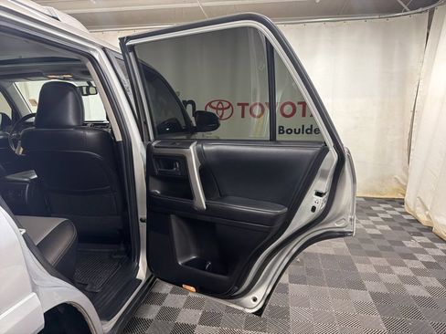 Used 2018 Toyota 4Runner SR5 Premium AWD/4WD image 12