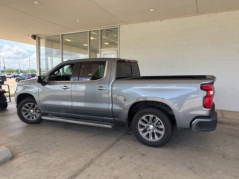 Used 2019 Chevrolet Silverado 1500 High Country w/ Technology Package AWD/4WD image 4