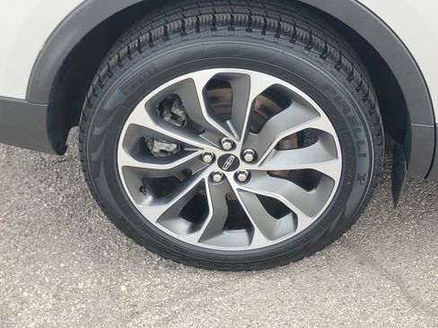 Certified 2023 Lincoln Nautilus Reserve AWD/4WD image 7