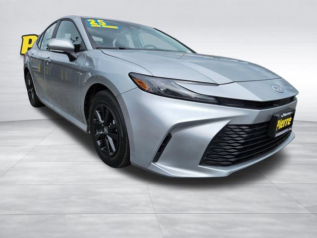 Used 2025 Toyota Camry LE FWD image 8