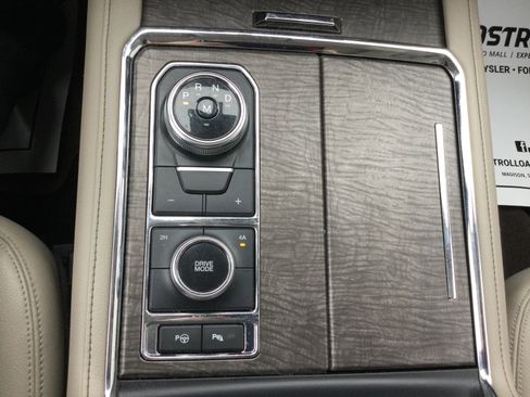 Used 2020 Ford Expedition Limited w/ Equipment Group 302A image 17