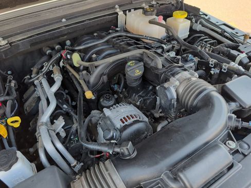 Used 2022 Jeep Gladiator Sport AWD/4WD image 23