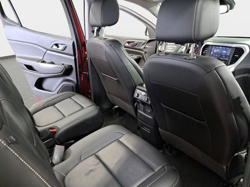 Used 2022 GMC Acadia SLT w/ Elevation Edition image 12