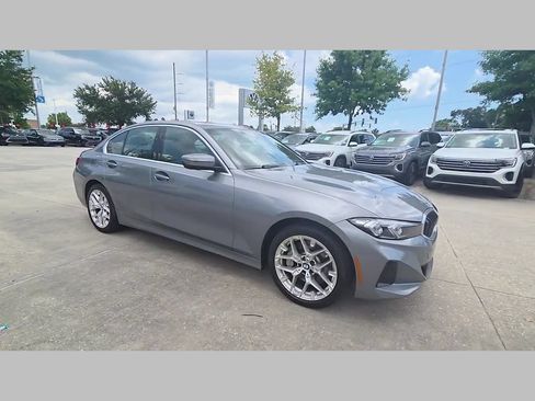 Used 2025 BMW 330i Sedan w/ Convenience Package RWD image 53