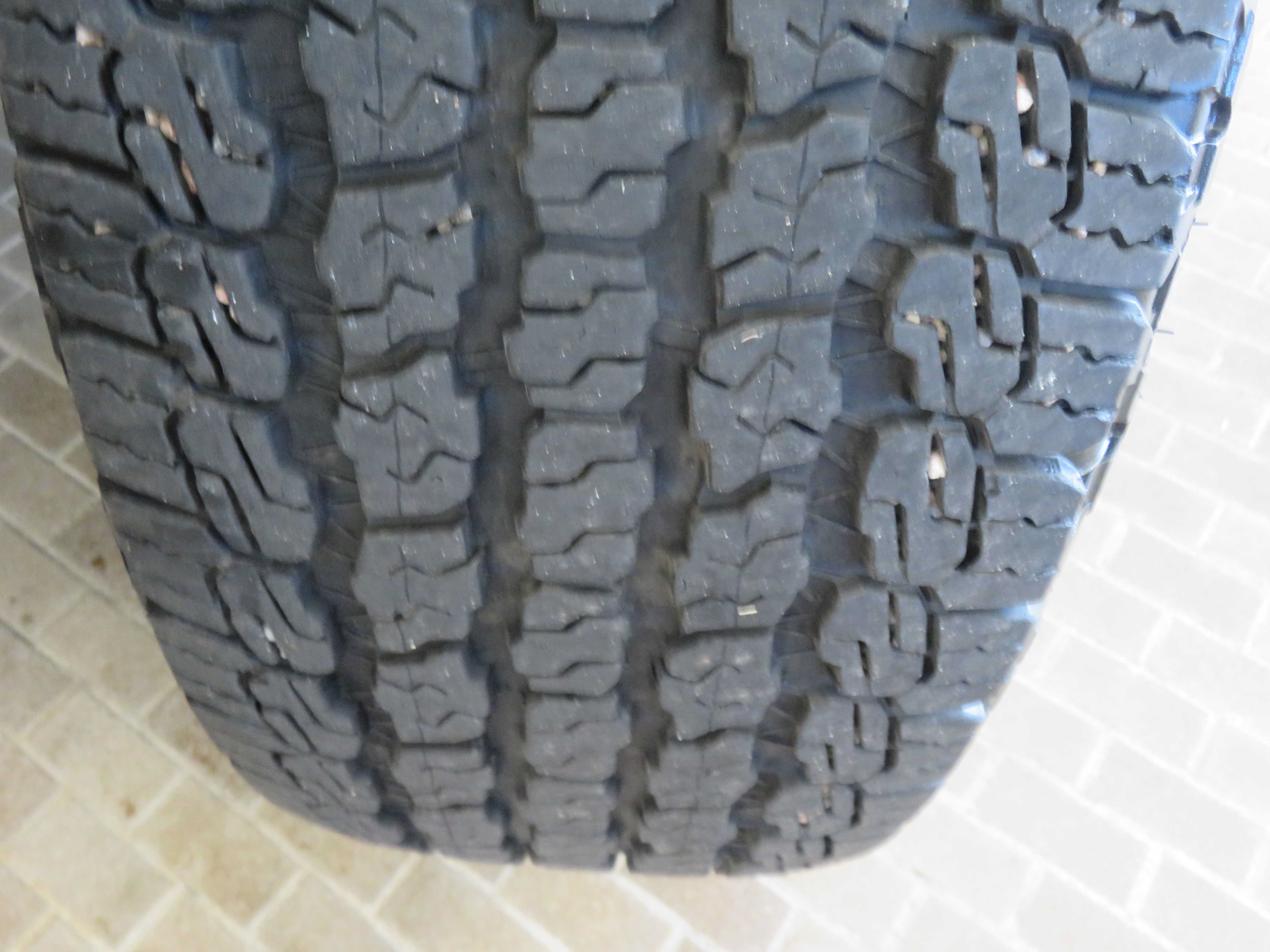 Used 2017 Jeep Wrangler Unlimited Sahara w/ Dual Top Group AWD/4WD image 12