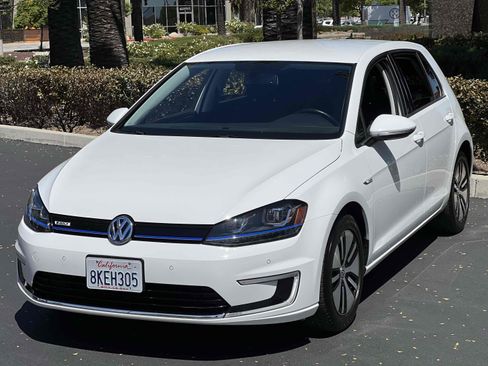 Used 2015 Volkswagen e-Golf SEL Premium image 7