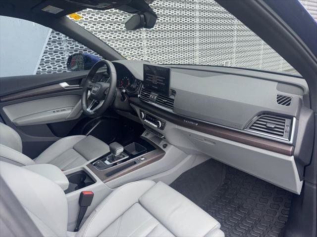 Used 2023 Audi Q5 2.0T Premium w/ Convenience Package AWD/4WD image 22