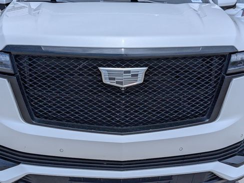 Used 2022 Cadillac Escalade Sport Platinum w/ LPO, ONYX Package AWD/4WD image 9