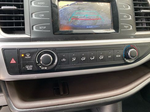 Used 2019 Toyota Highlander LE image 15