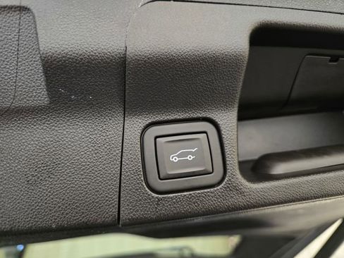 Used 2023 GMC Acadia SLE w/ Driver Convenience Package image 35