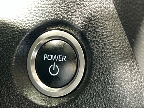 Used 2025 Toyota Corolla LE image 24