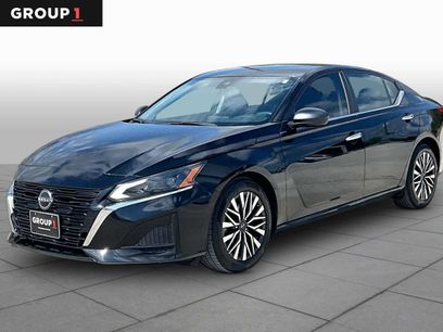 Used 2024 Nissan Altima 2.5 SV