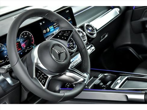 Certified 2025 Mercedes-Benz GLB 250 GLB 250 4MATIC image 16