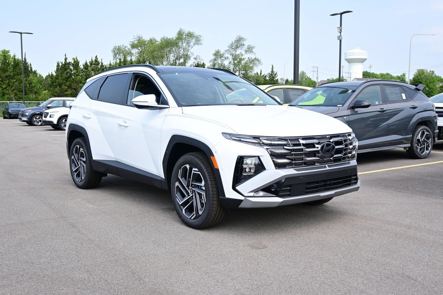 Used 2025 Hyundai Tucson Limited AWD/4WD image 1