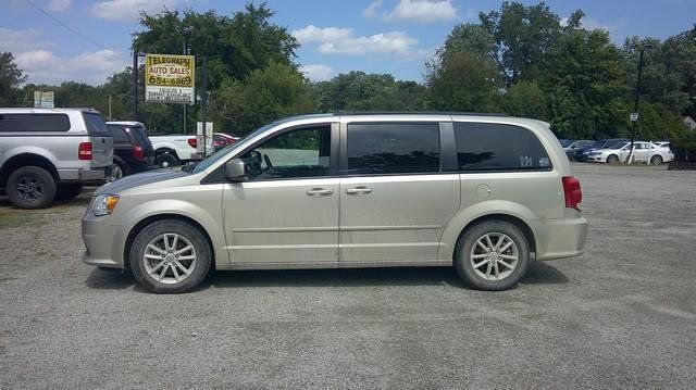 Used 2016 Dodge Grand Caravan SXT FWD image 1