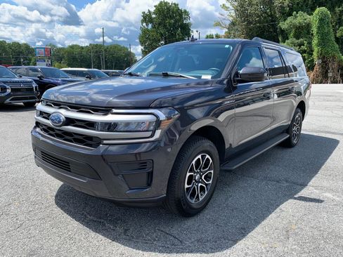 Used 2024 Ford Expedition Max XLT image 7