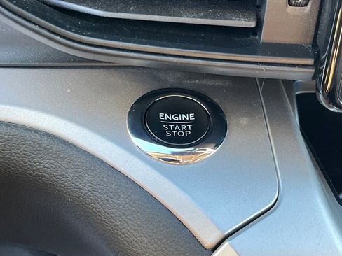 Used 2022 Ford Explorer XLT w/ Class IV Trailer Tow Package image 8