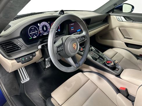 Certified 2025 Porsche 911 Carrera image 4