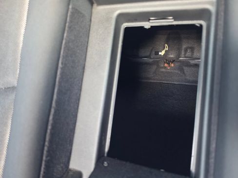 Used 2014 Dodge Avenger SE w/ Rallye Appearance Group FWD image 19