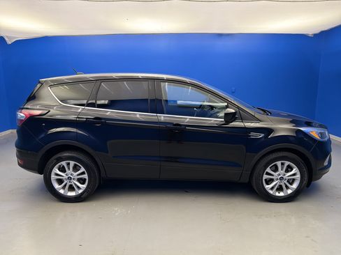 Used 2017 Ford Escape SE image 8