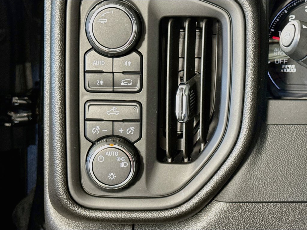 Used 2024 Chevrolet Silverado 1500 Custom w/ Turbomax Blackout Package AWD/4WD image 18
