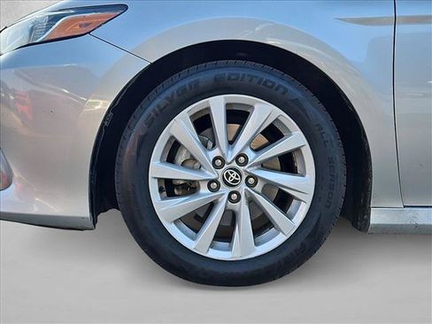 Used 2022 Toyota Camry LE FWD image 23