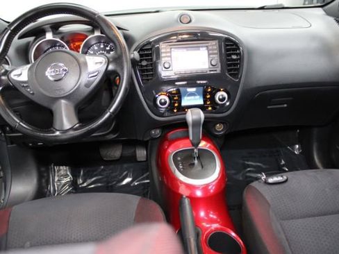 Used 2013 Nissan Juke SV image 2