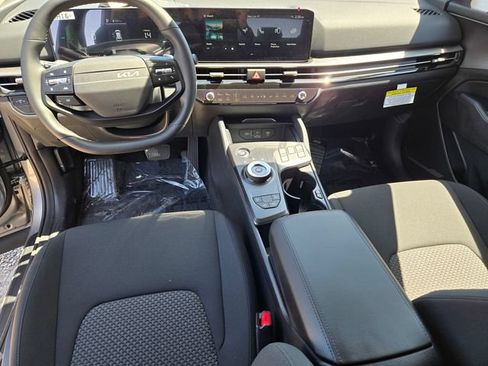 New 2026 Kia Sportage LX FWD image 18