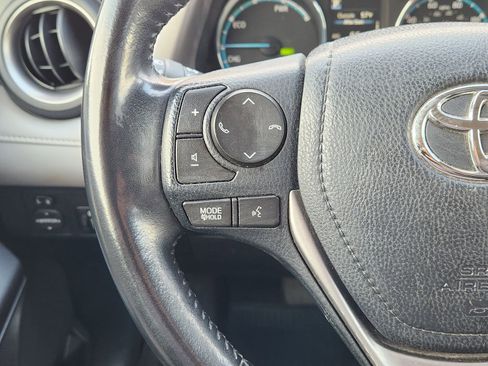 Used 2018 Toyota RAV4 XLE image 32