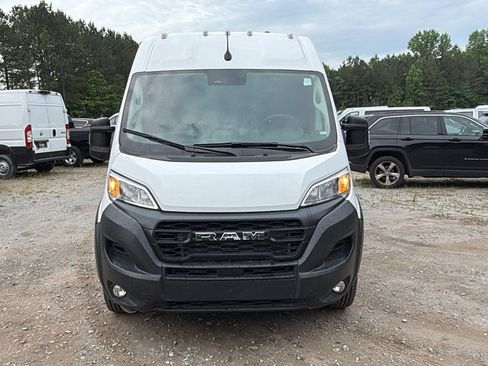 Used 2024 RAM ProMaster 2500 w/ Convenience Group FWD image 3