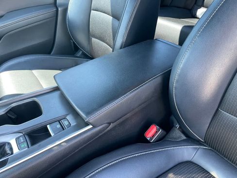 Used 2018 Honda Accord Sport image 21