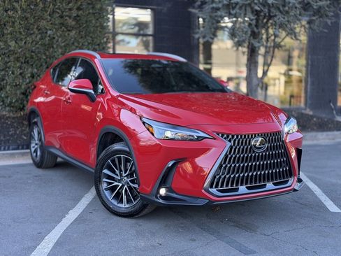 Used 2025 Lexus NX 250 FWD w/ Premium Package image 7