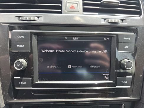 Used 2020 Volkswagen Golf 4-Door FWD image 26